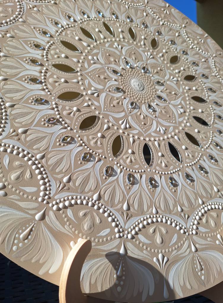 Elegance White Mandala